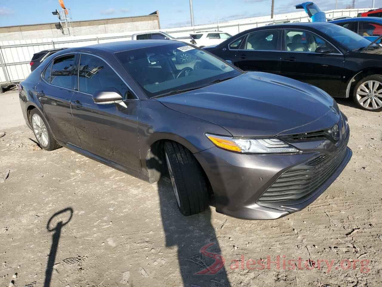 4T1B11HK1JU009247 2018 TOYOTA CAMRY