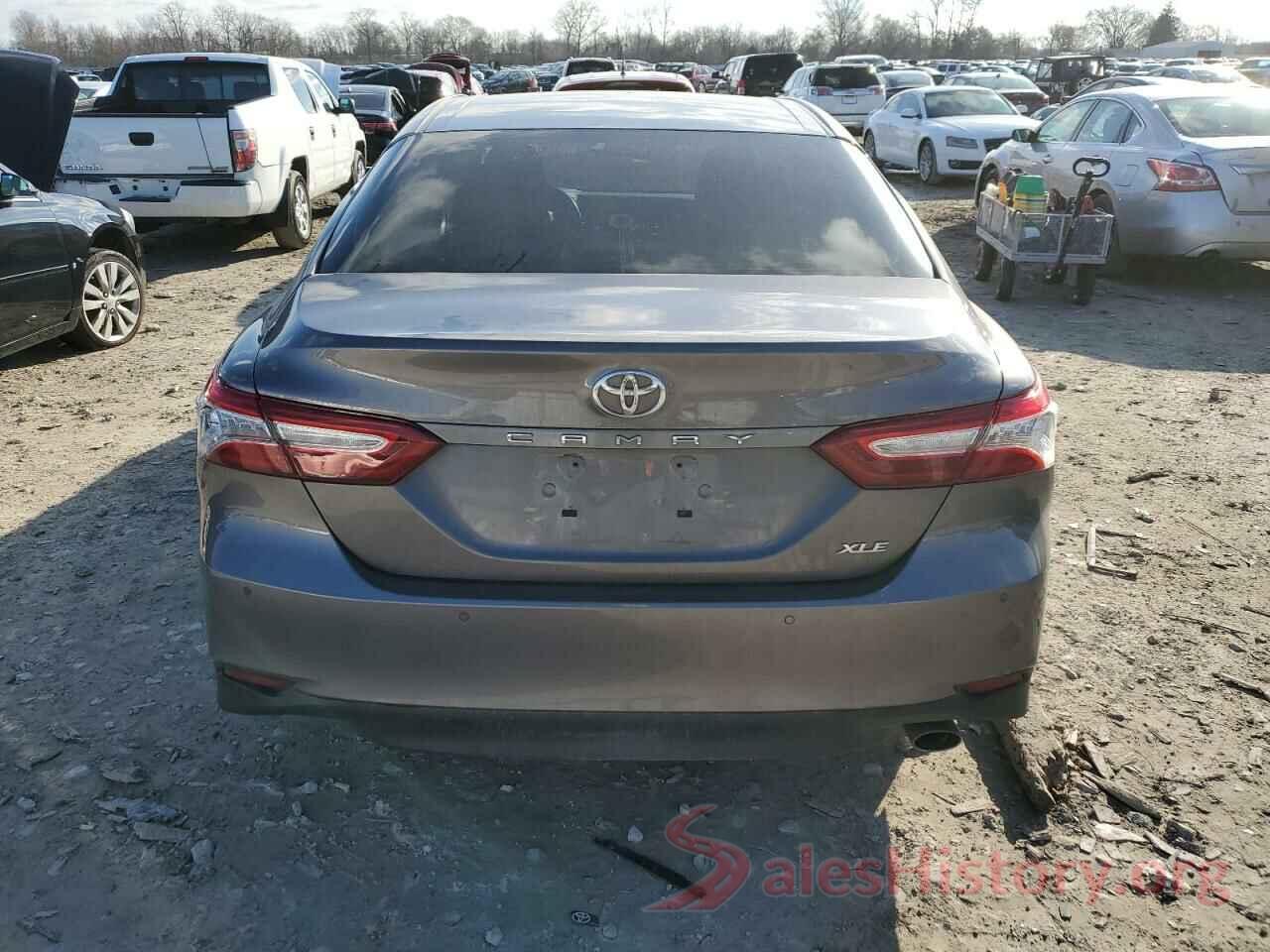 4T1B11HK1JU009247 2018 TOYOTA CAMRY