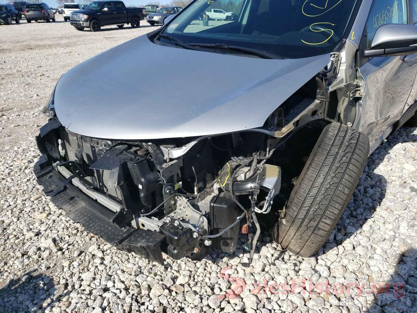 2T3RFREV7HW653298 2017 TOYOTA RAV4