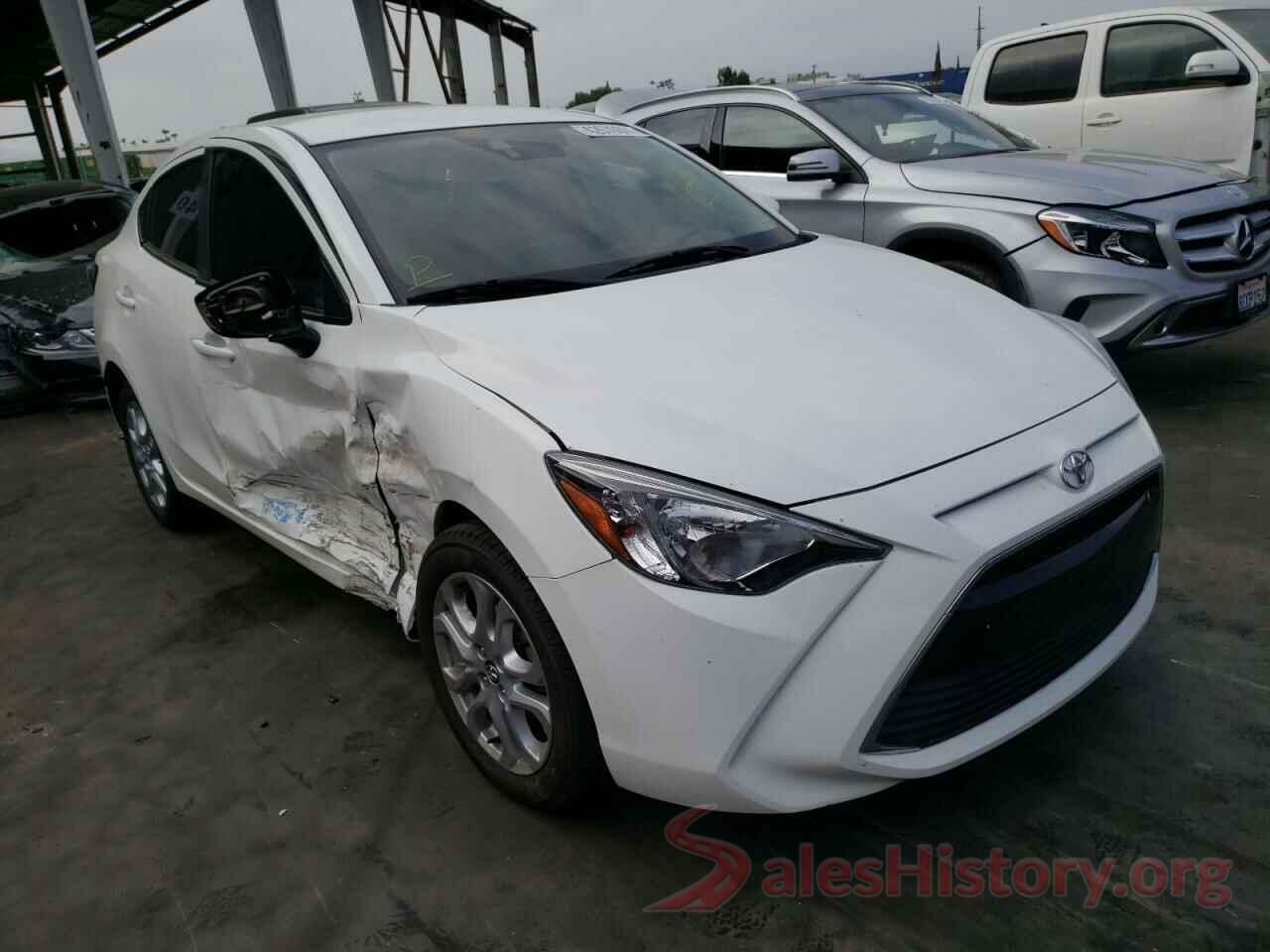 3MYDLBYV0JY306192 2018 TOYOTA YARIS