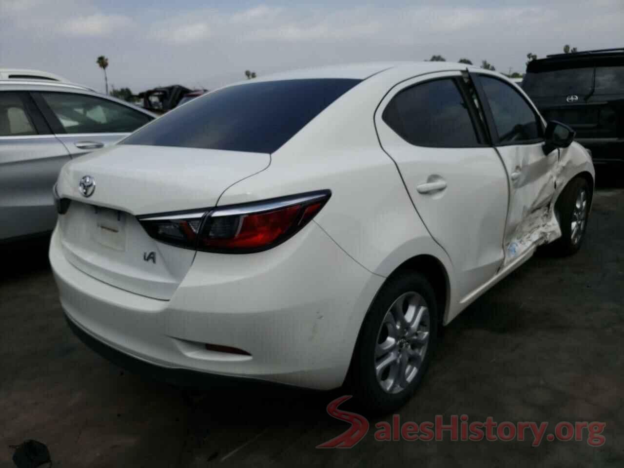 3MYDLBYV0JY306192 2018 TOYOTA YARIS