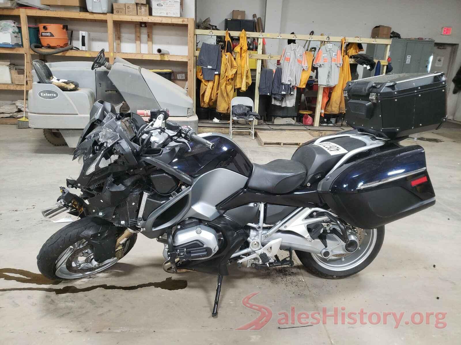 WB10A1307JZ471135 2018 BMW MOTORCYCLE