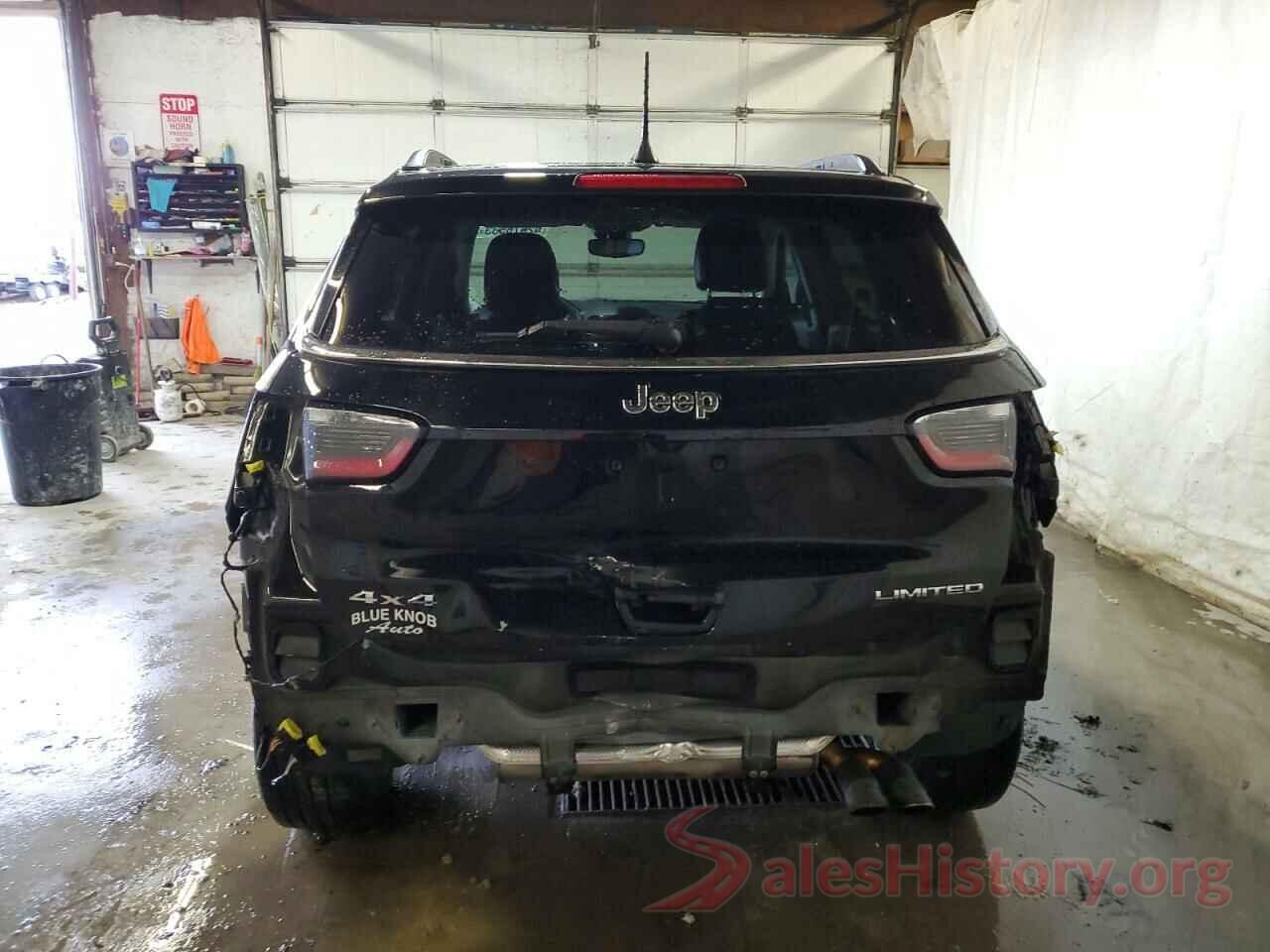 3C4NJDCB3JT332901 2018 JEEP COMPASS