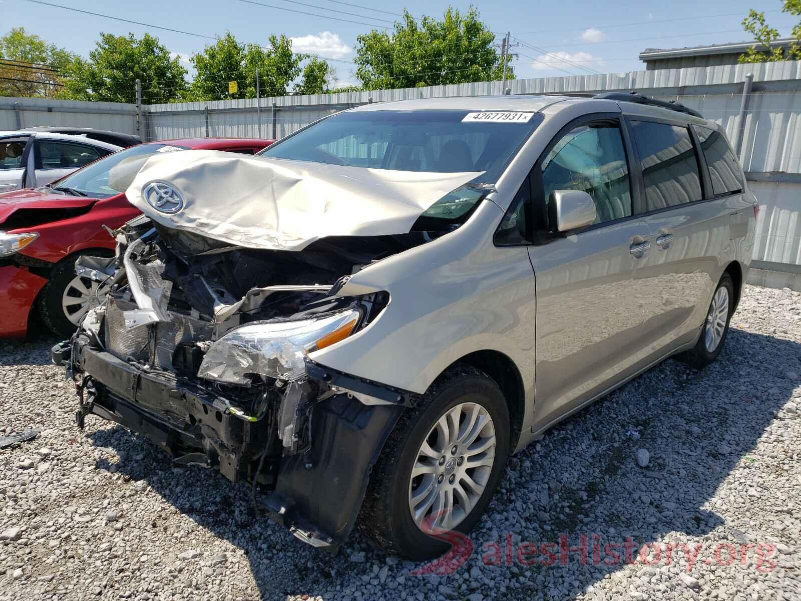 5TDYZ3DC0HS850931 2017 TOYOTA SIENNA