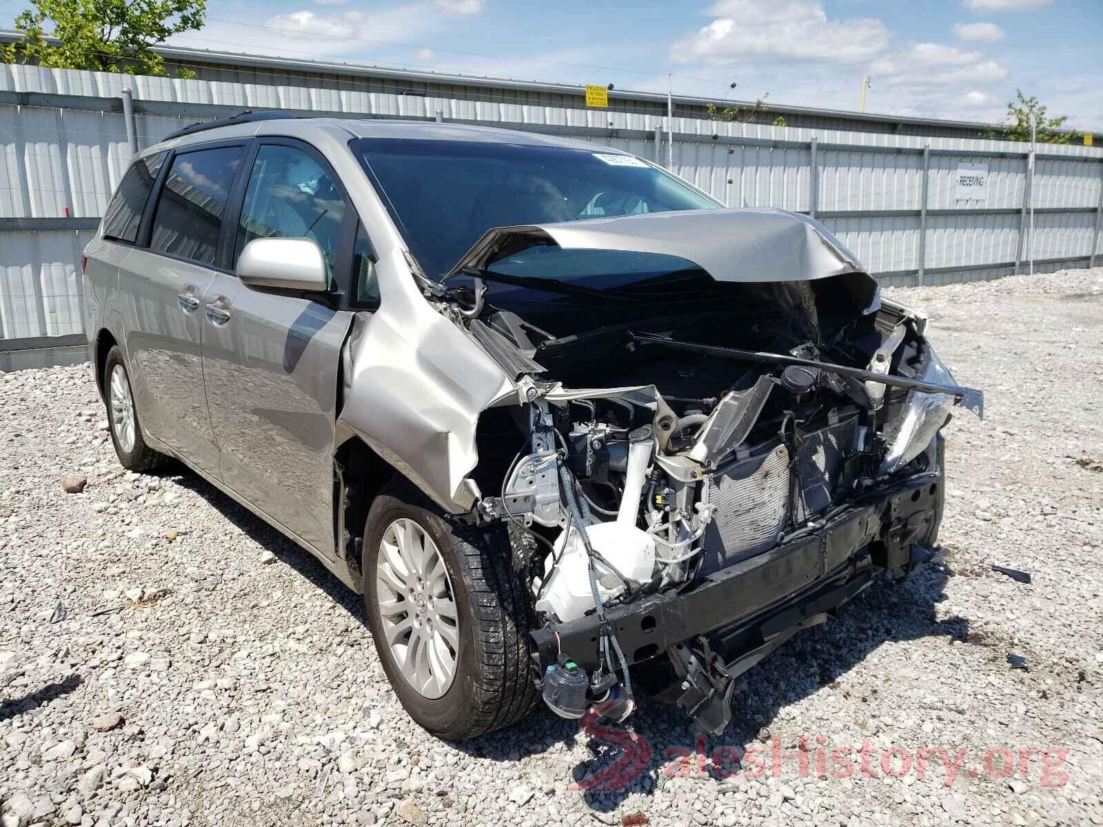 5TDYZ3DC0HS850931 2017 TOYOTA SIENNA