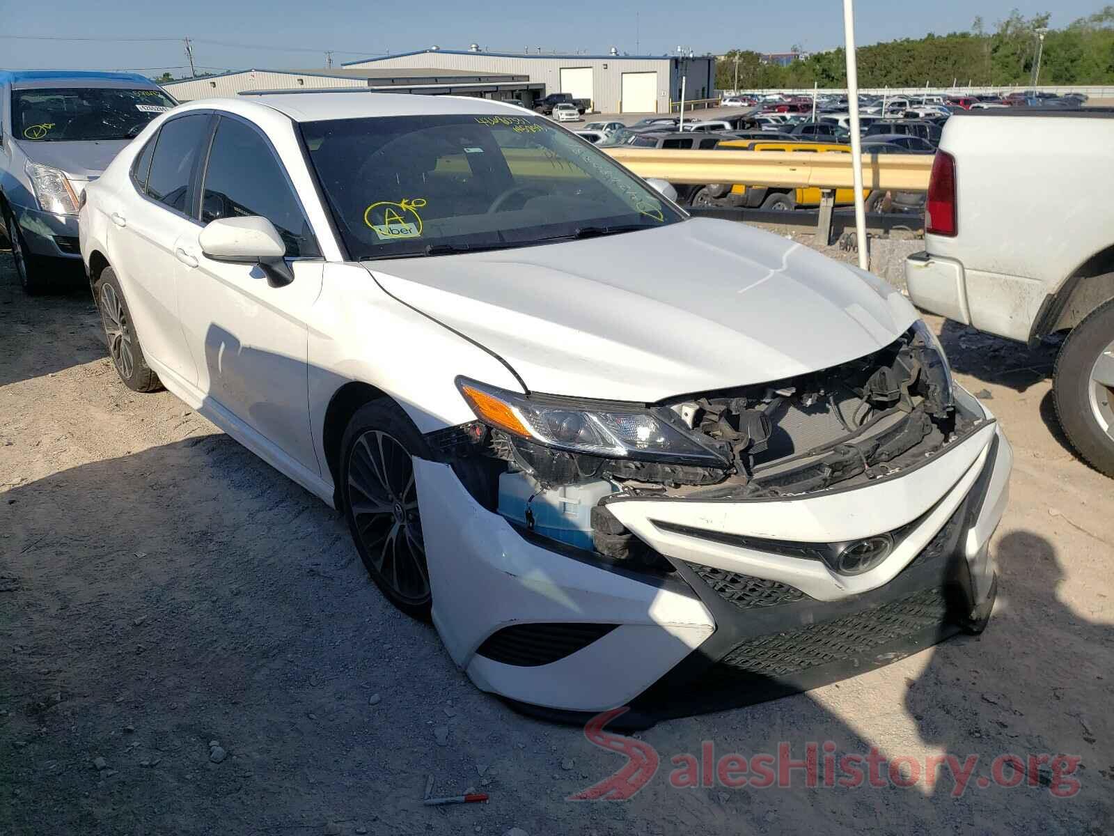 4T1B11HK6JU145258 2018 TOYOTA CAMRY