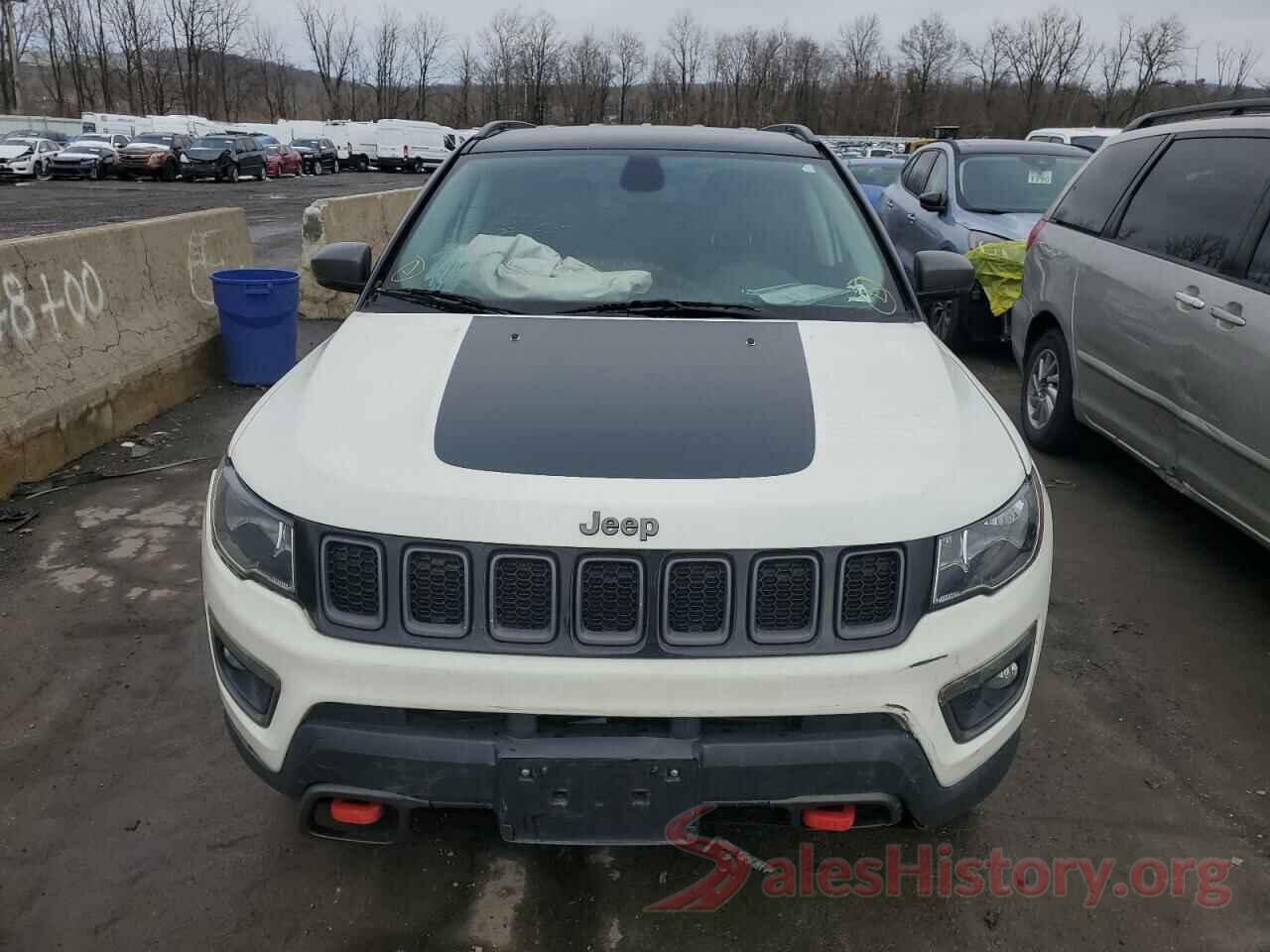 3C4NJDDB2KT728530 2019 JEEP COMPASS