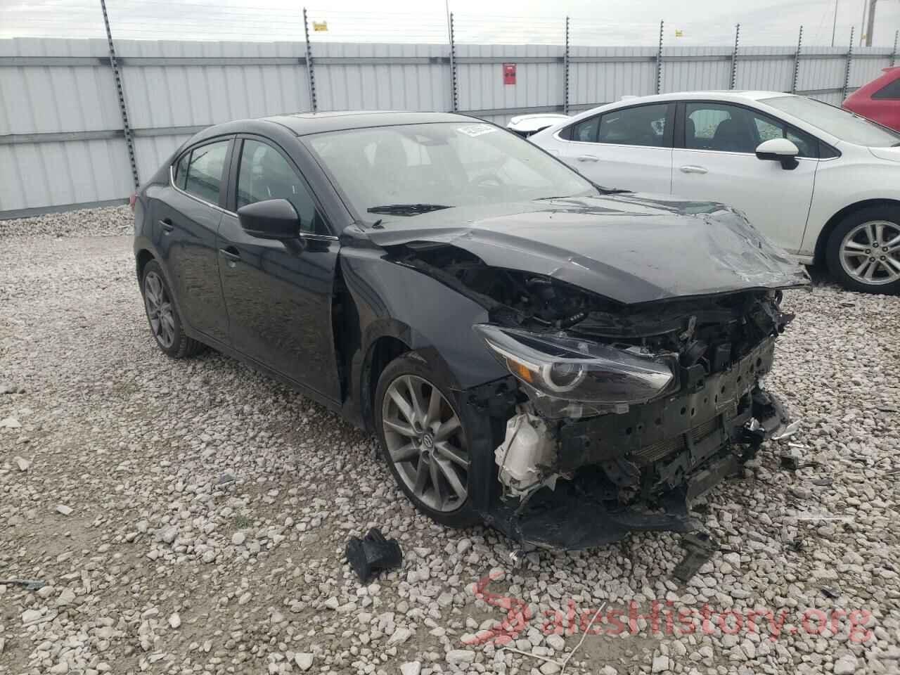 3MZBN1W37JM245438 2018 MAZDA 3