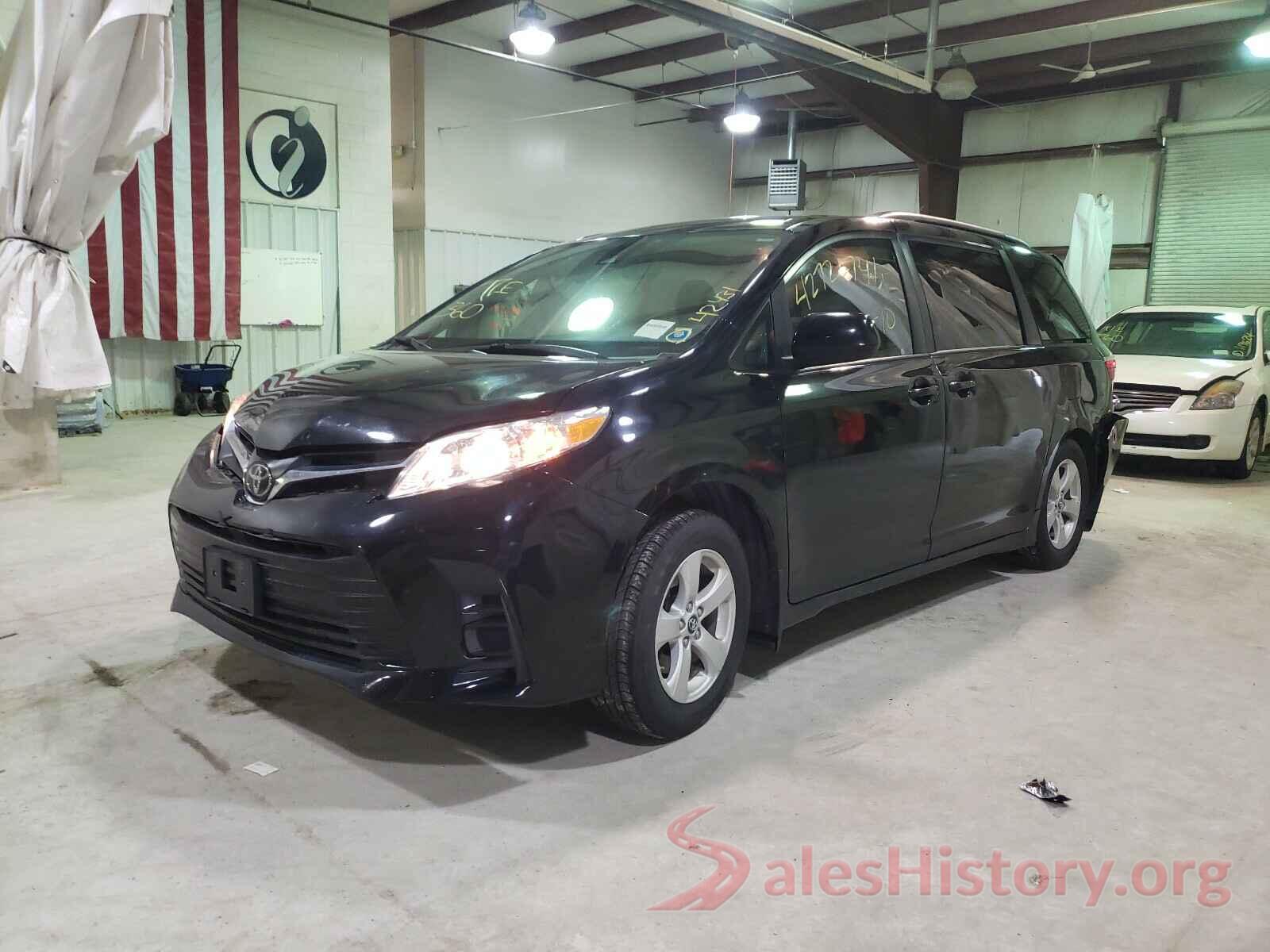 5TDKZ3DCXKS019059 2019 TOYOTA SIENNA