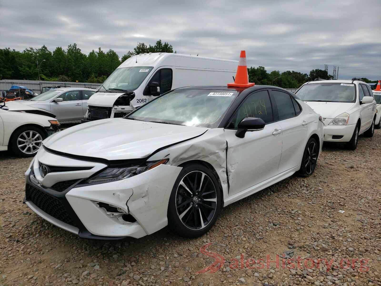 4T1B61HK0JU136282 2018 TOYOTA CAMRY