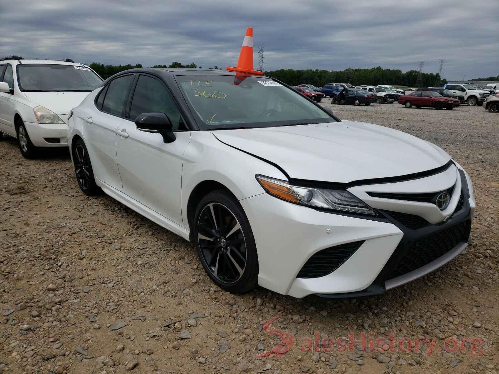 4T1B61HK0JU136282 2018 TOYOTA CAMRY