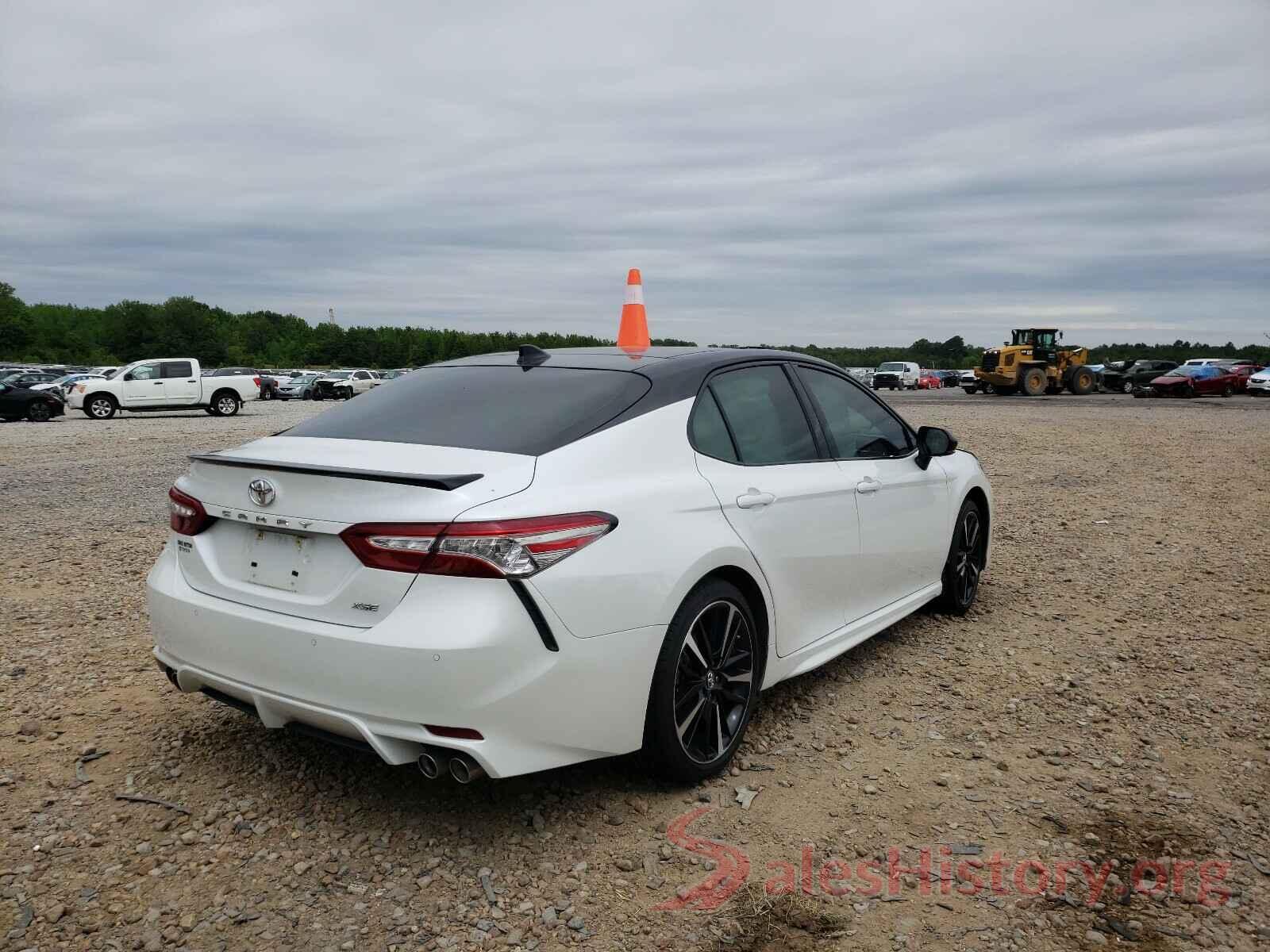 4T1B61HK0JU136282 2018 TOYOTA CAMRY