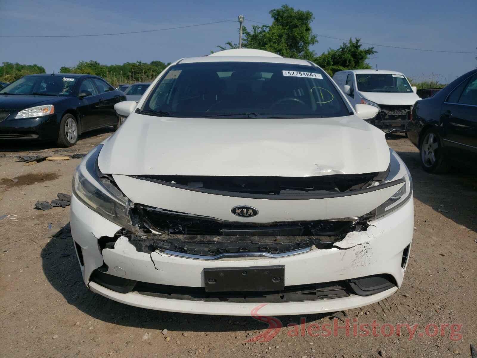 3KPFK4A7XHE052570 2017 KIA FORTE