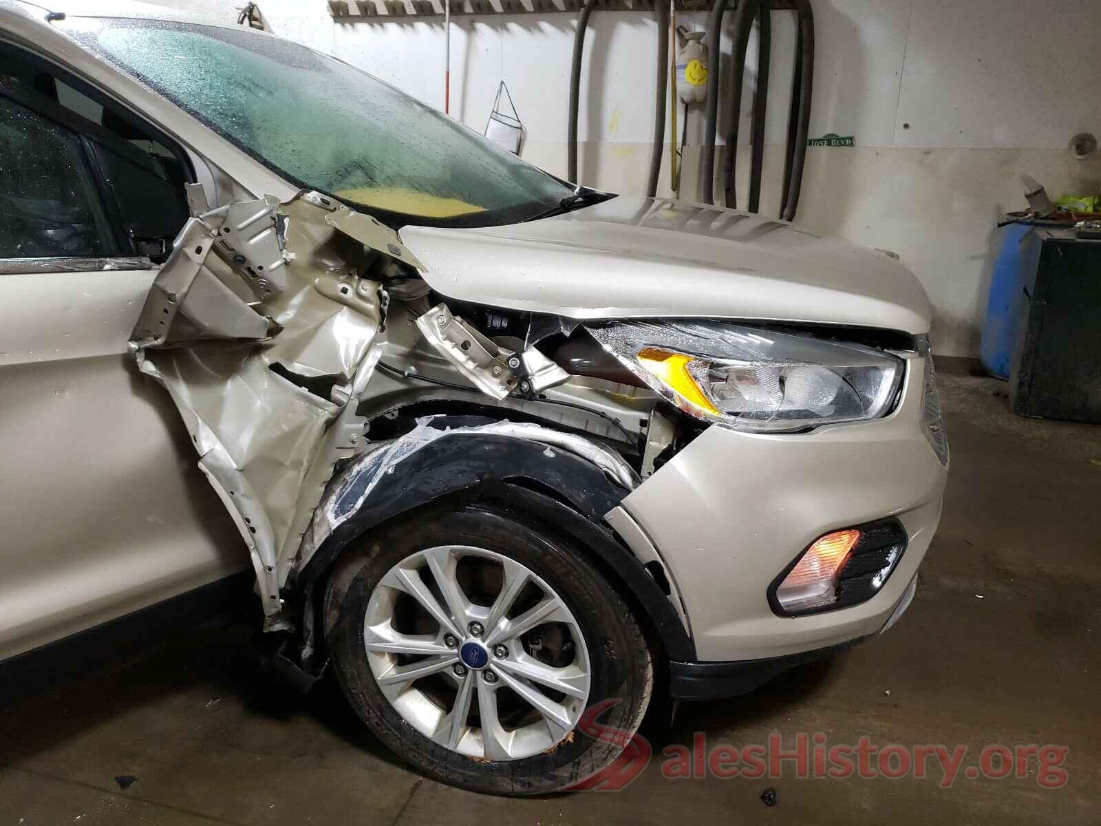 1FMCU9G90HUA39861 2017 FORD ESCAPE