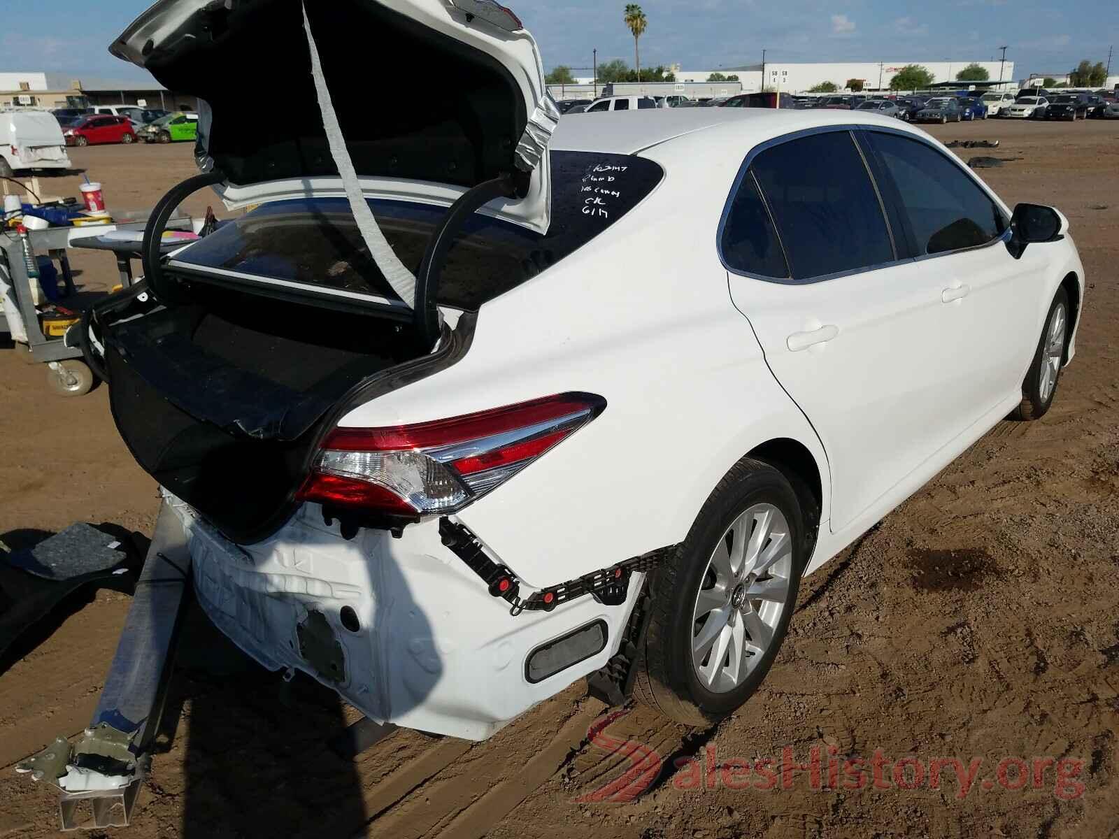 4T1B11HK8JU606279 2018 TOYOTA CAMRY