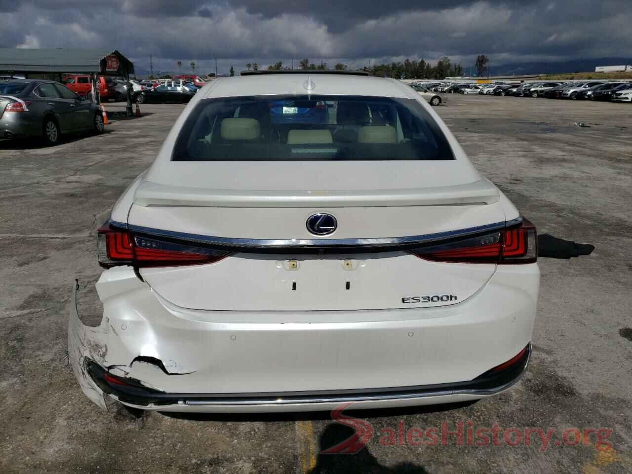 58AD21B13LU009848 2020 LEXUS ES300