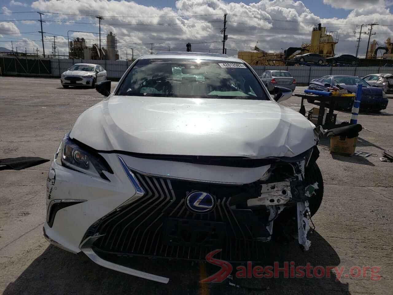 58AD21B13LU009848 2020 LEXUS ES300