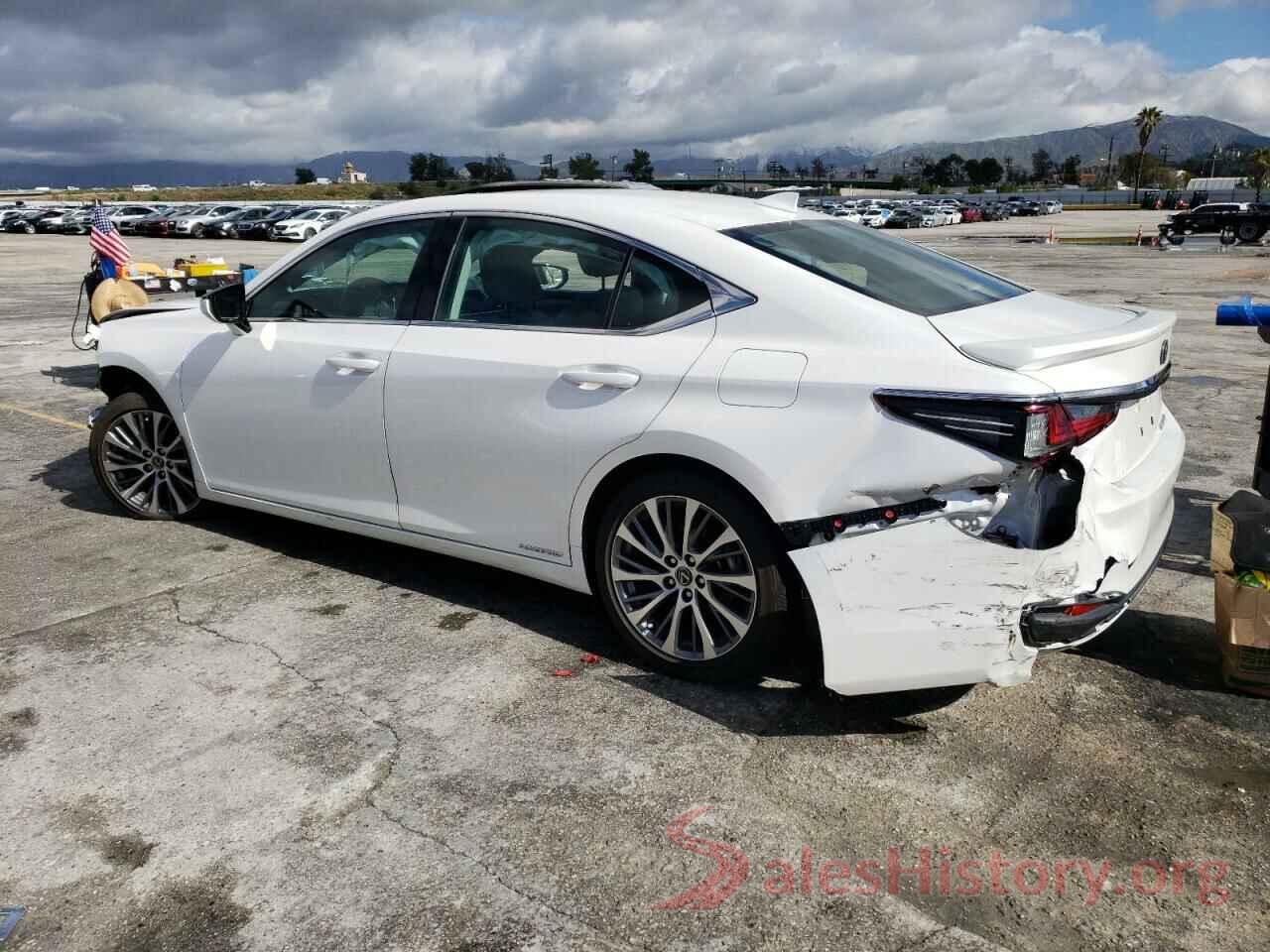 58AD21B13LU009848 2020 LEXUS ES300