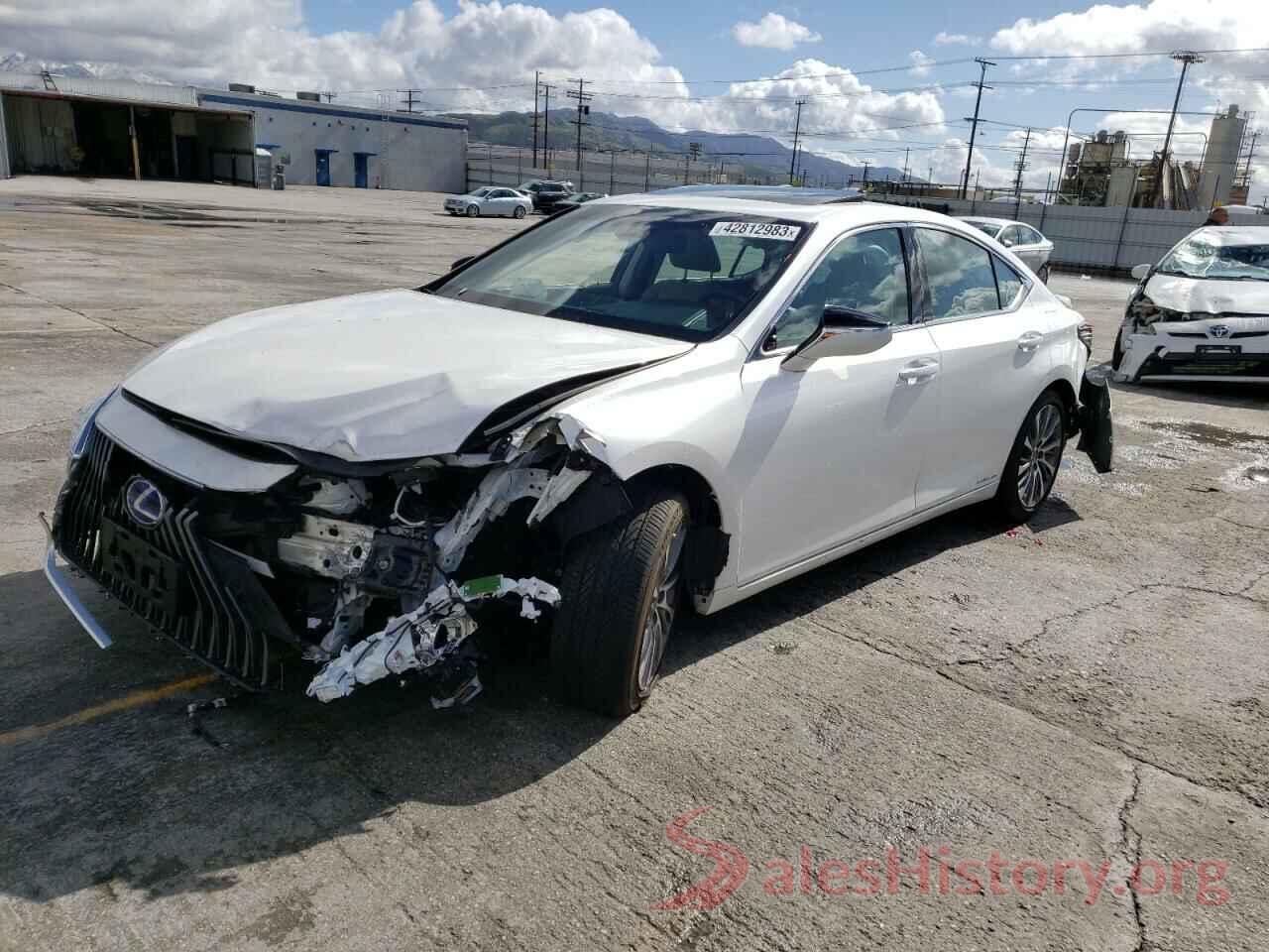 58AD21B13LU009848 2020 LEXUS ES300