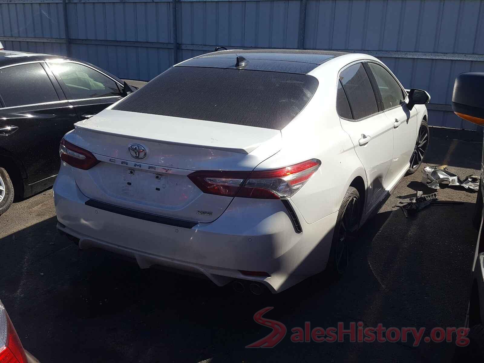 4T1B61HK1JU012411 2018 TOYOTA CAMRY