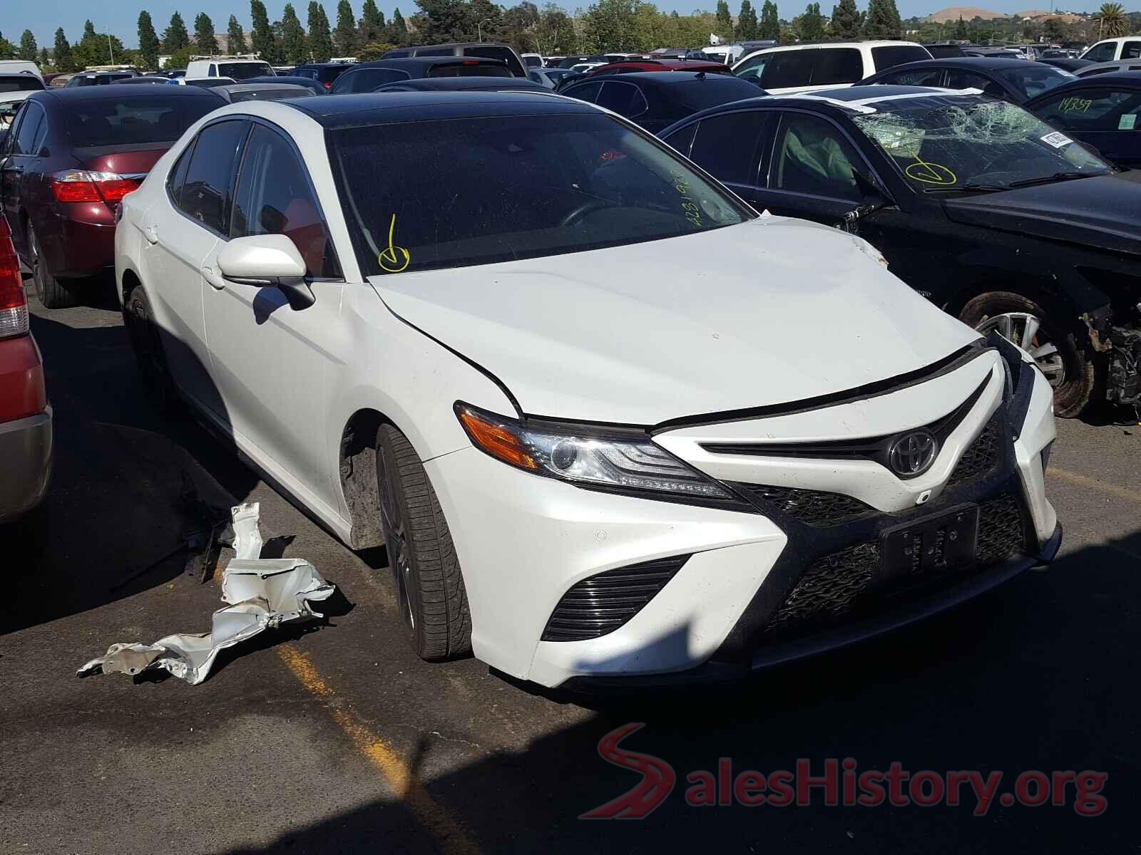 4T1B61HK1JU012411 2018 TOYOTA CAMRY