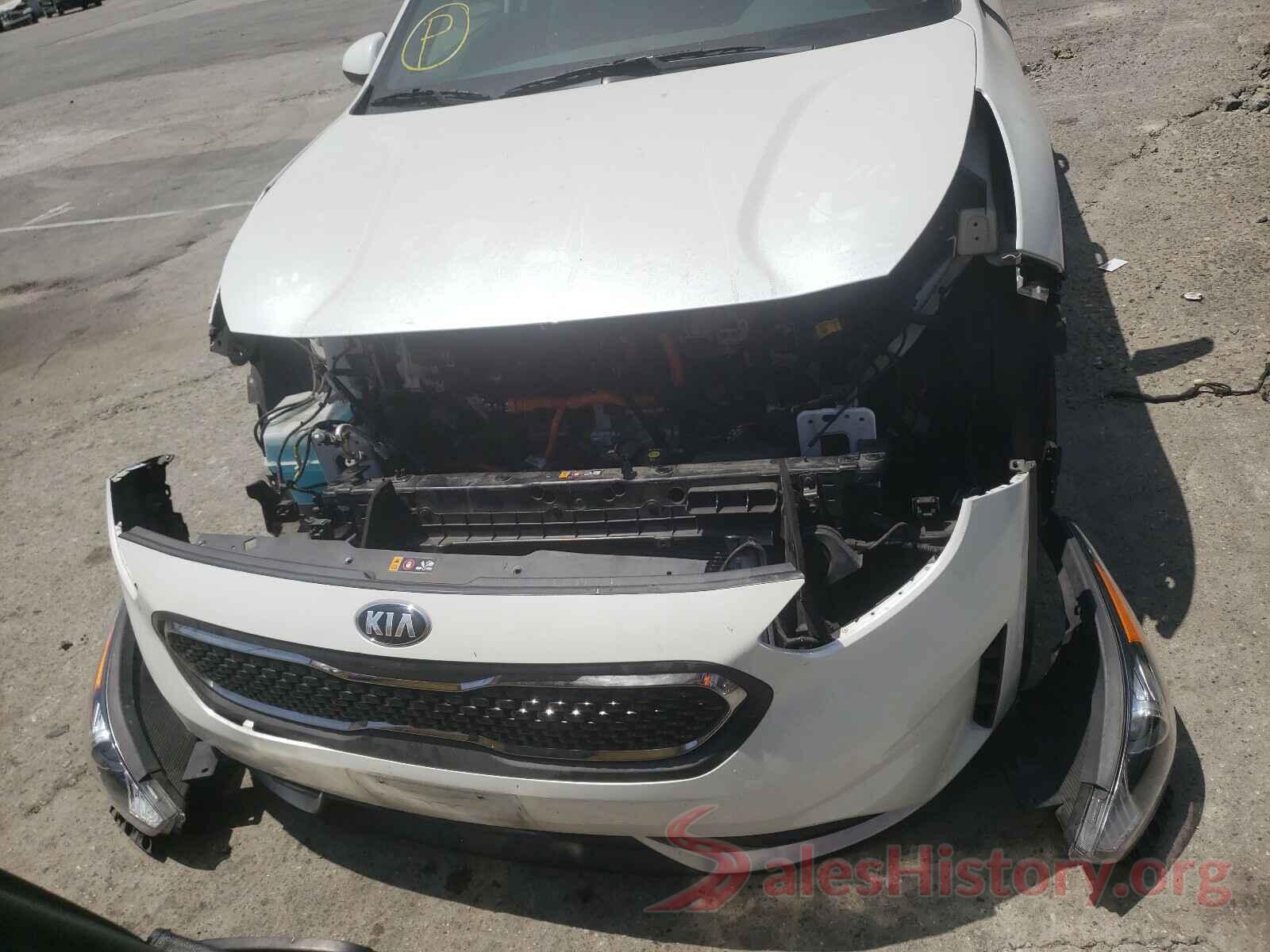 KNDCB3LC5K5305630 2019 KIA NIRO