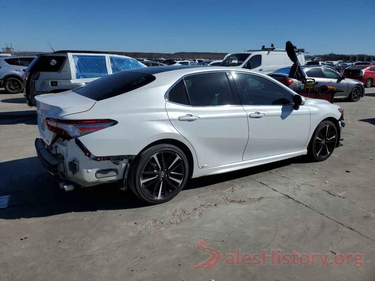 4T1B61HK1JU038619 2018 TOYOTA CAMRY