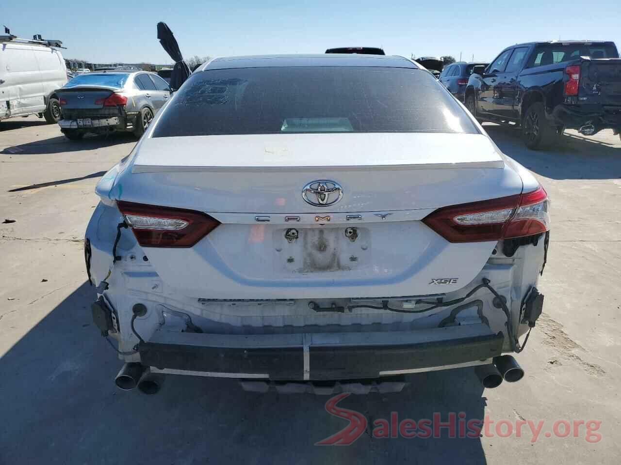 4T1B61HK1JU038619 2018 TOYOTA CAMRY