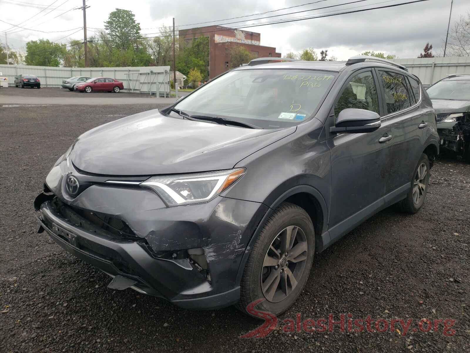 JTMRFREV3HJ701961 2017 TOYOTA RAV4