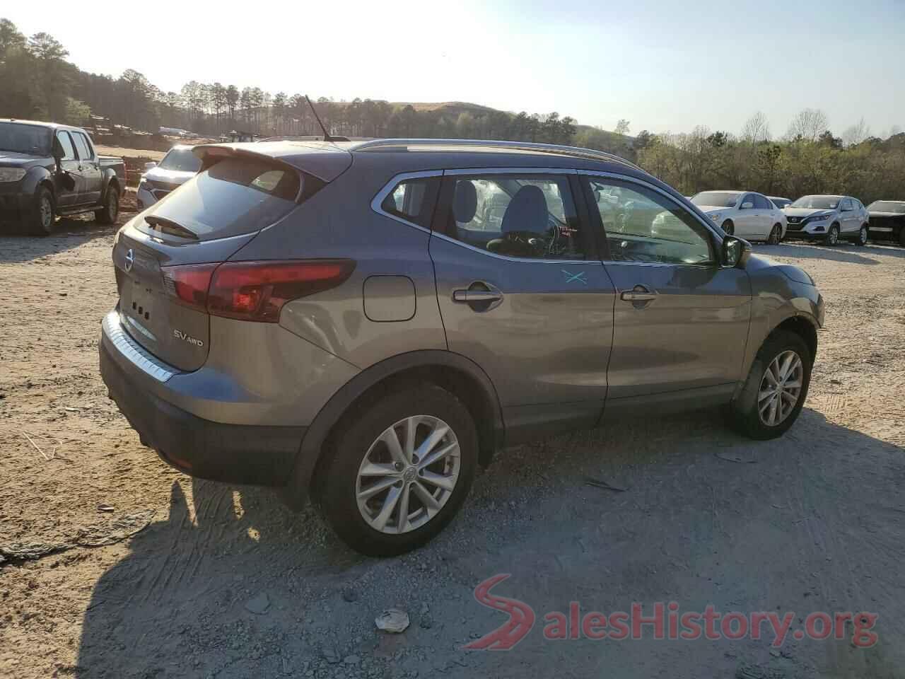 JN1BJ1CR9JW205307 2018 NISSAN ROGUE