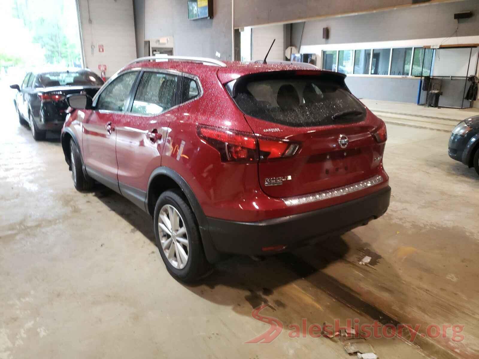 JN1BJ1CR7JW200588 2018 NISSAN ROGUE