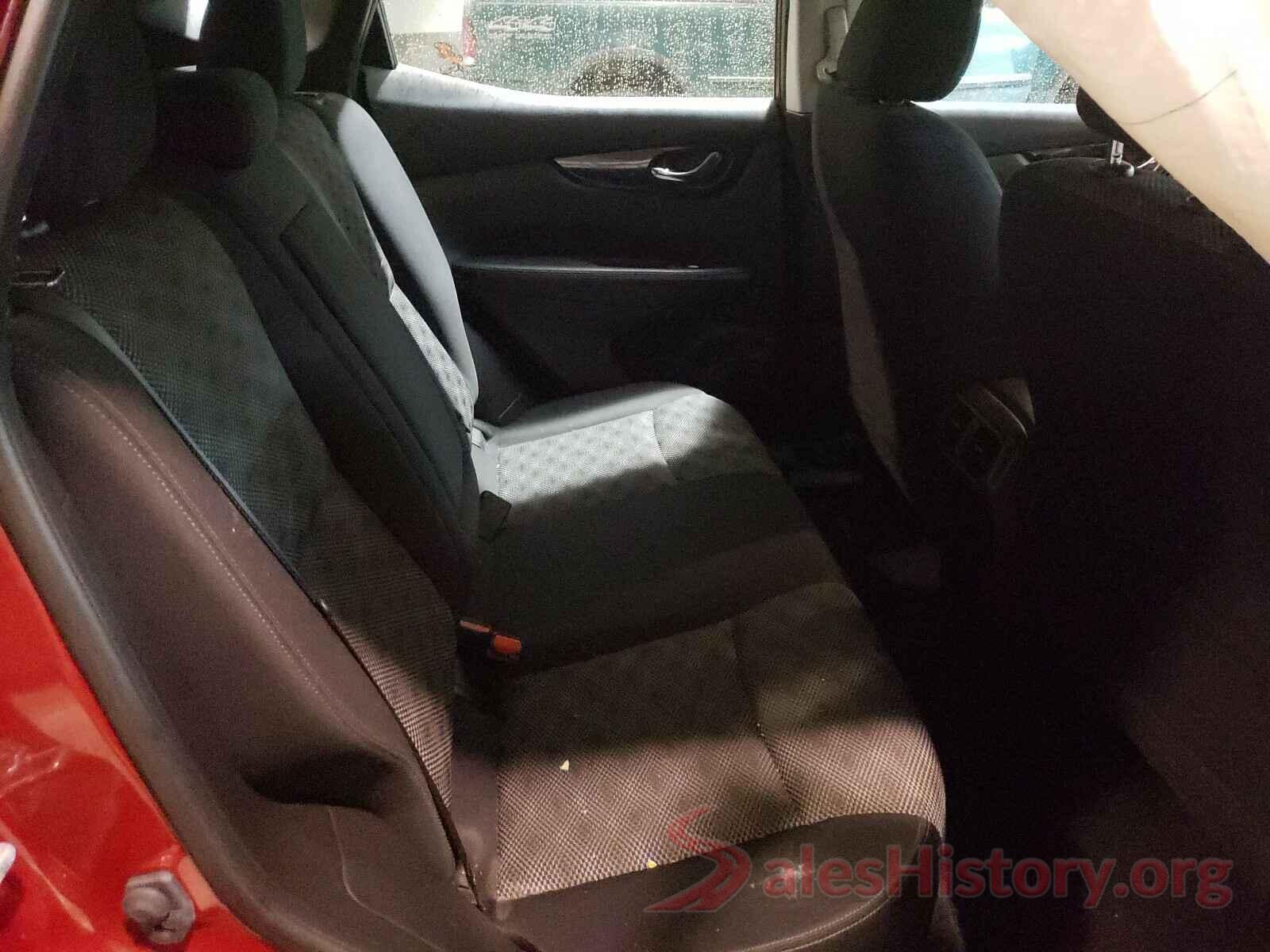 JN1BJ1CR7JW200588 2018 NISSAN ROGUE