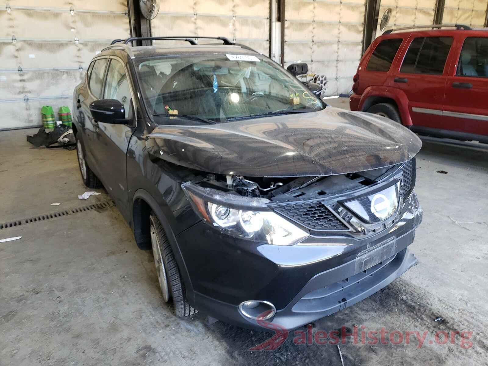 JN1BJ1CR0JW290117 2018 NISSAN ROGUE