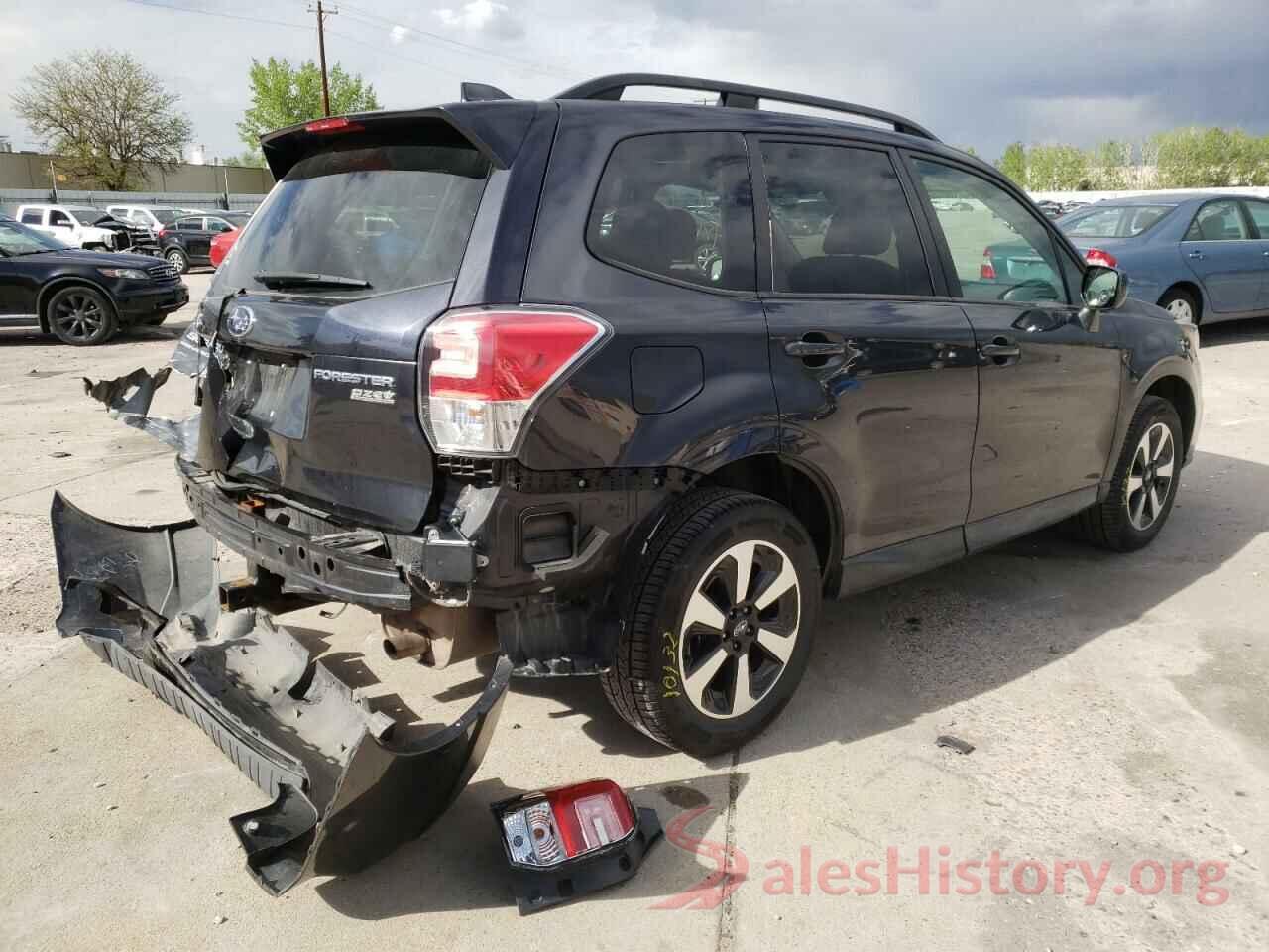 JF2SJAGC4HH521720 2017 SUBARU FORESTER