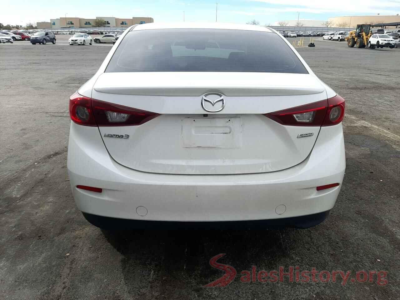 3MZBN1V32JM254954 2018 MAZDA 3