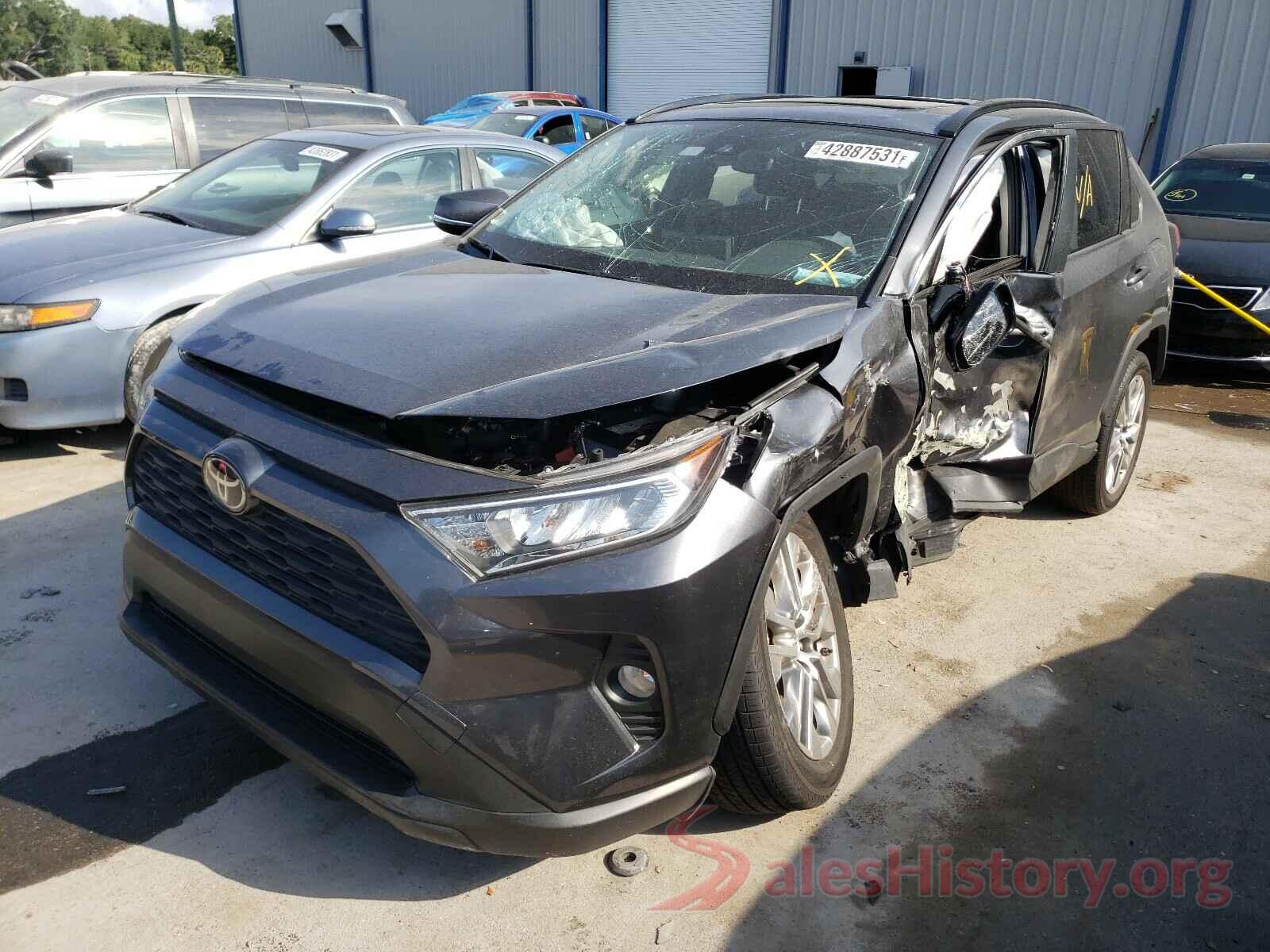 JTMC1RFV3KD032471 2019 TOYOTA RAV4