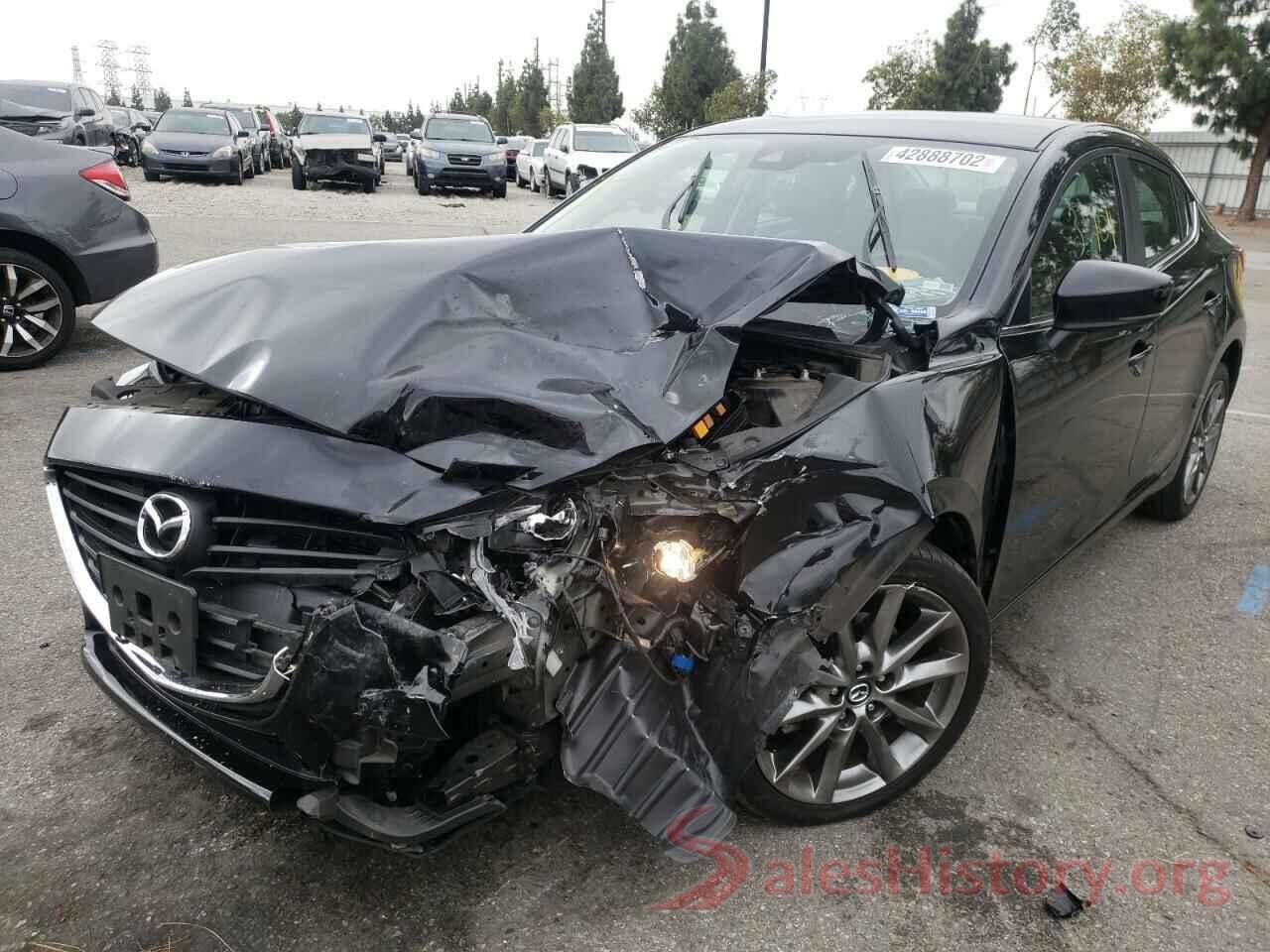 3MZBN1V32JM249270 2018 MAZDA 3