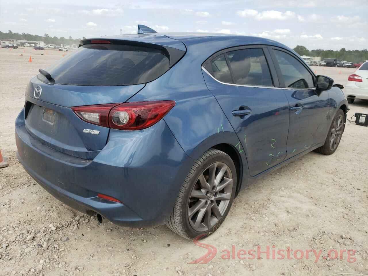 3MZBN1M32JM233717 2018 MAZDA 3