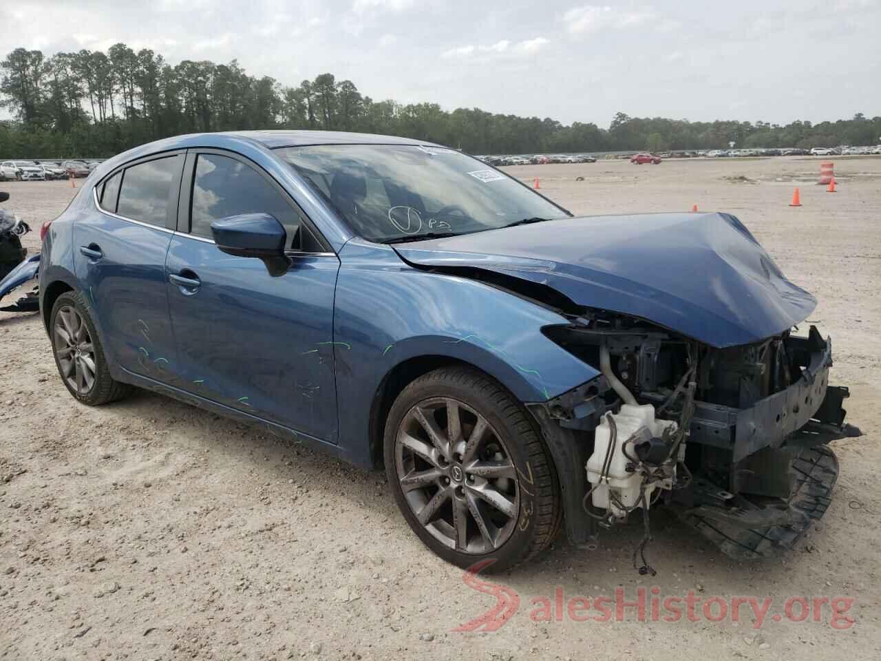 3MZBN1M32JM233717 2018 MAZDA 3