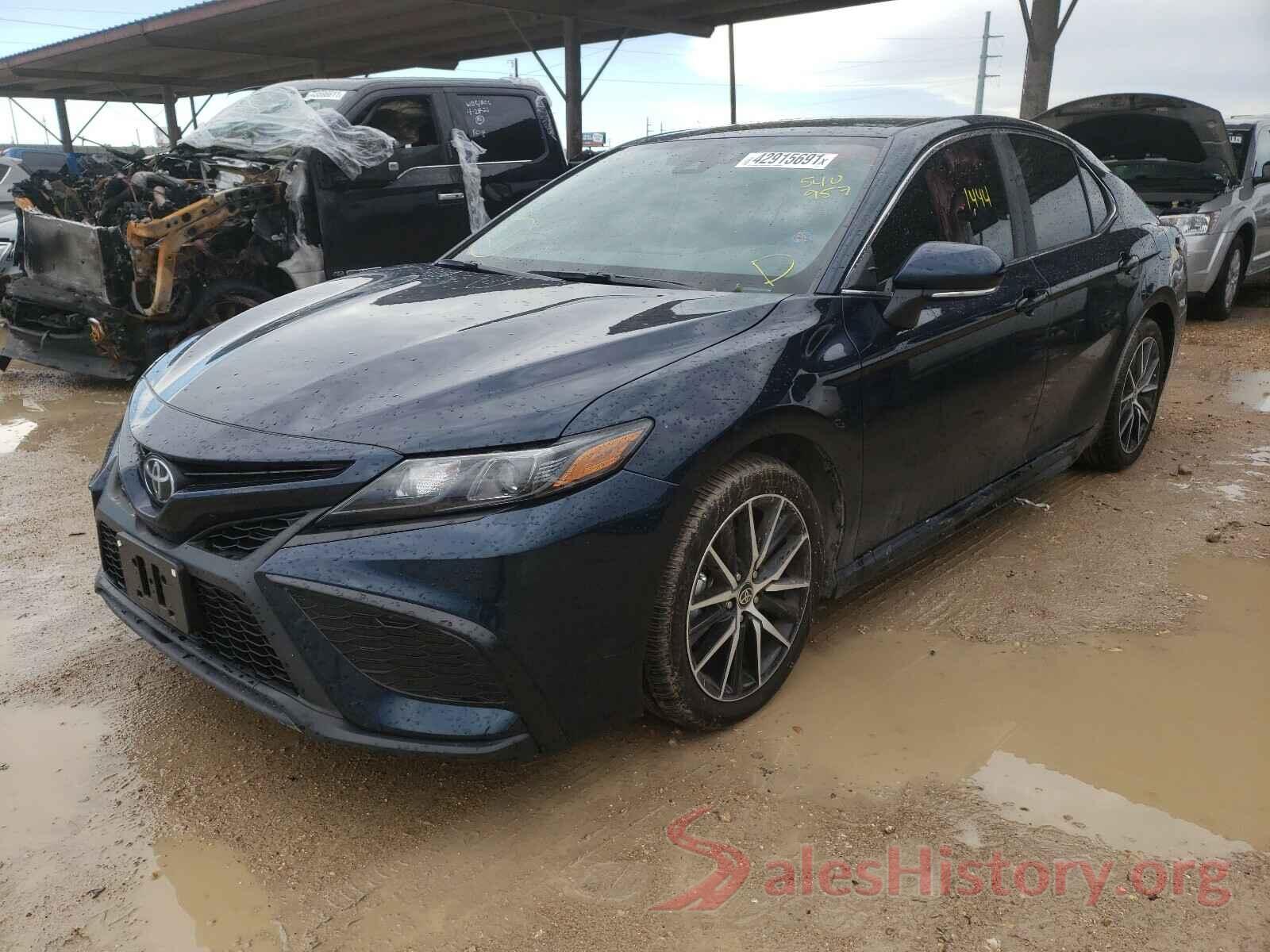 4T1T11AK9MU540957 2021 TOYOTA CAMRY