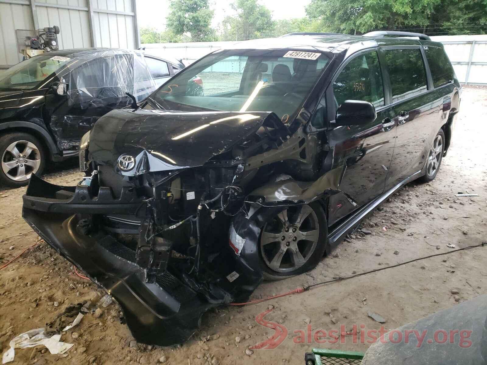 5TDXZ3DC8HS814075 2017 TOYOTA SIENNA