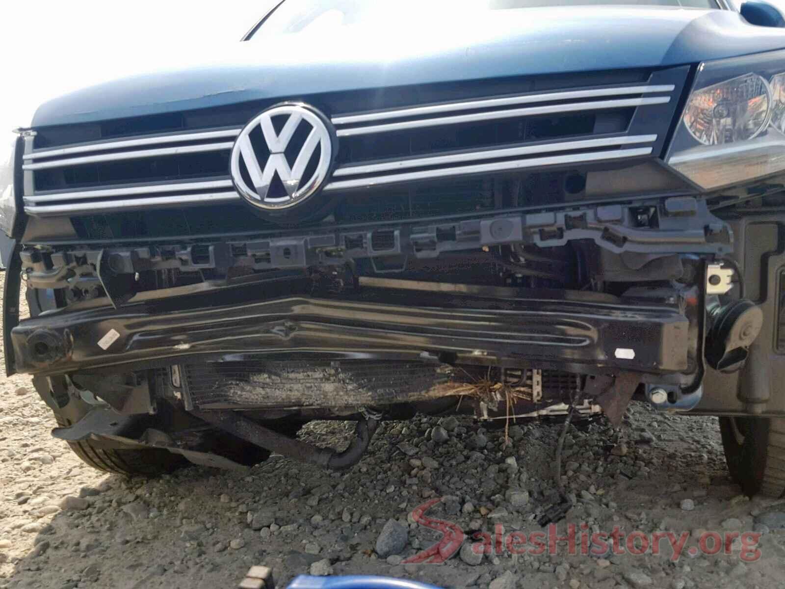 WVGBV7AX7HK031823 2017 VOLKSWAGEN TIGUAN