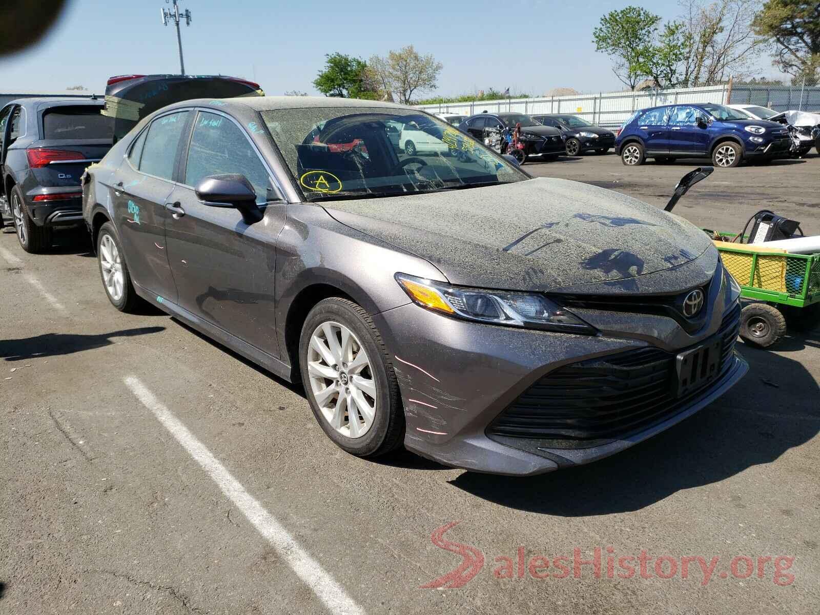 4T1B11HK1JU551612 2018 TOYOTA CAMRY