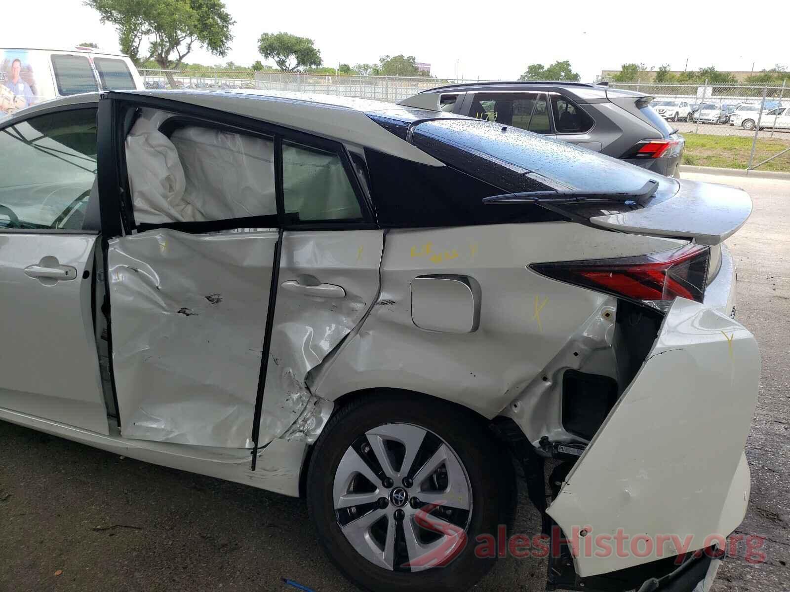 JTDKARFU8J3547554 2018 TOYOTA PRIUS