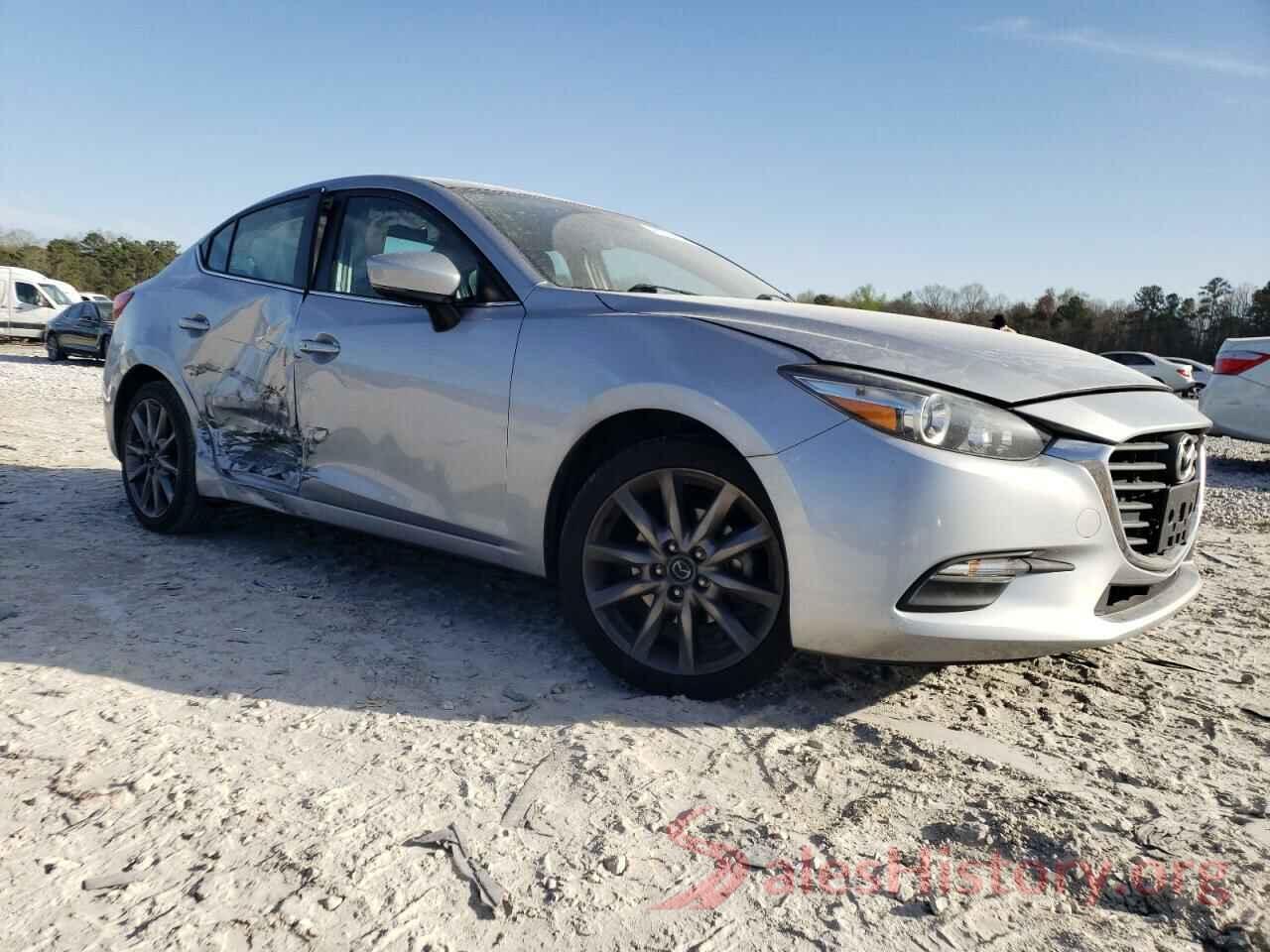 3MZBN1V35JM180610 2018 MAZDA 3