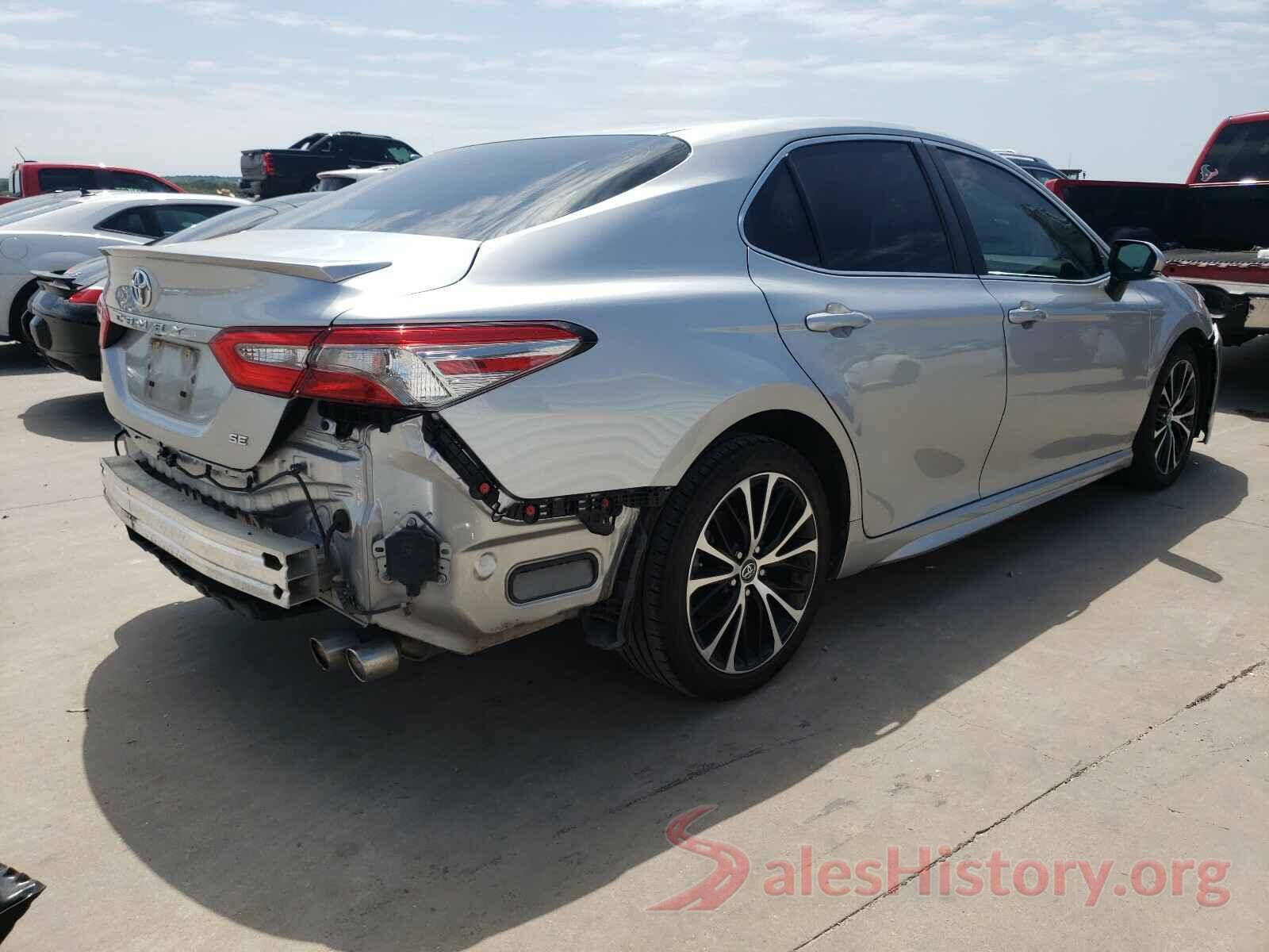 4T1B11HK9JU122766 2018 TOYOTA CAMRY