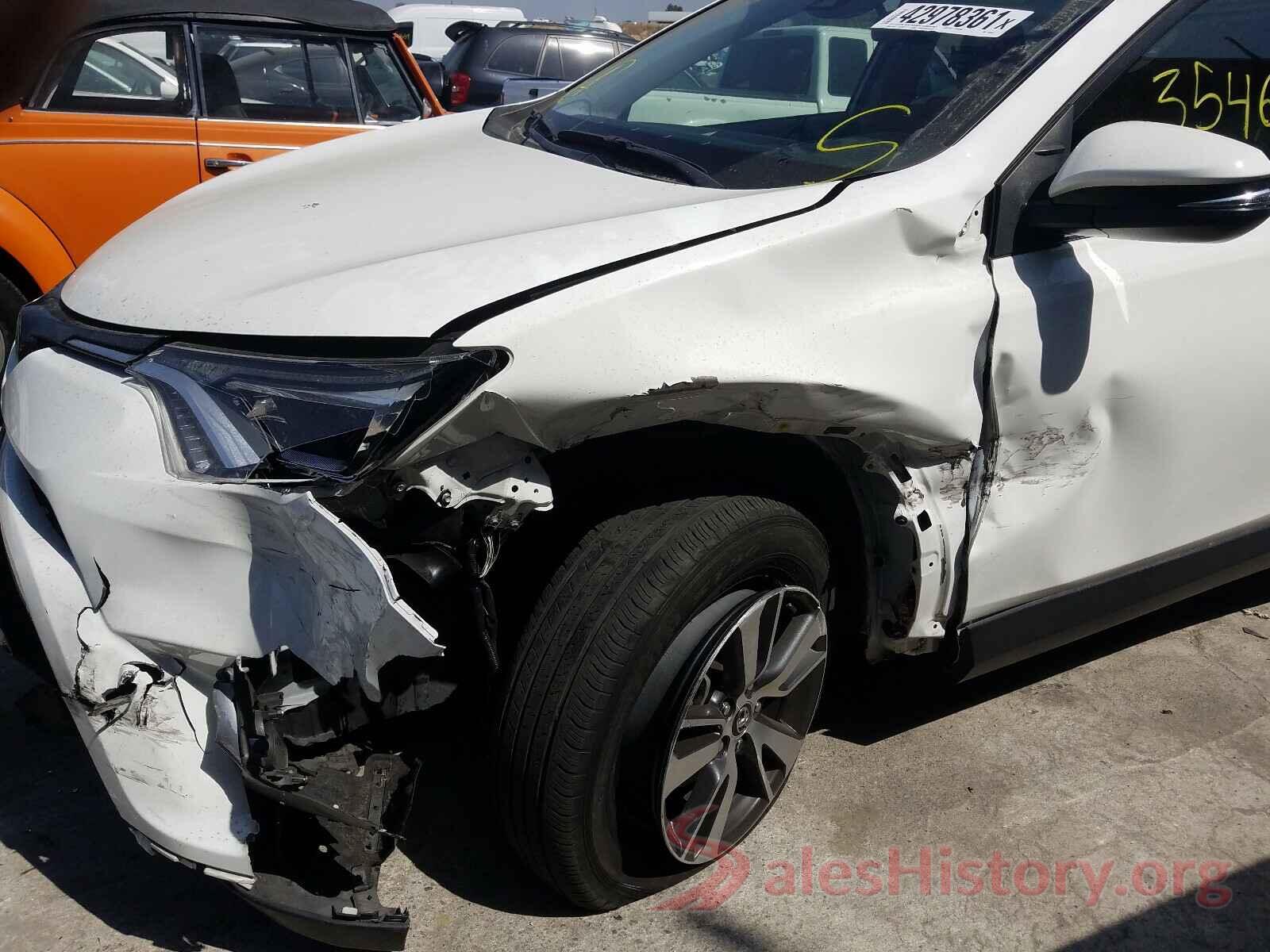 JTMWFREV0JJ160554 2018 TOYOTA RAV4