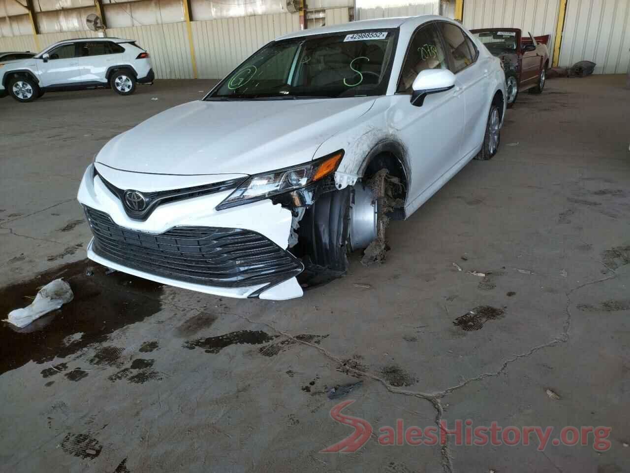 4T1C11AK2LU320641 2020 TOYOTA CAMRY