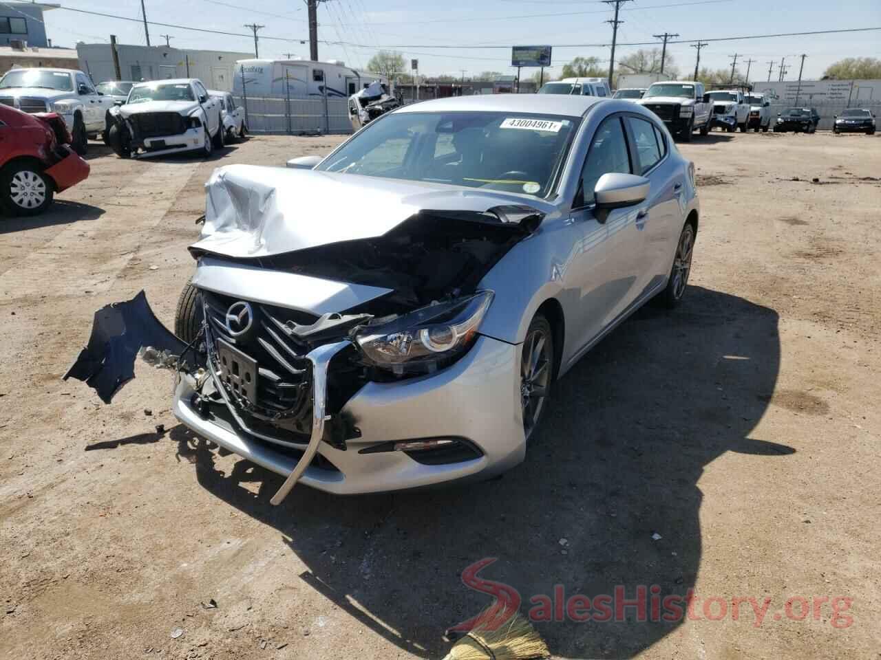 3MZBN1L30JM266538 2018 MAZDA 3