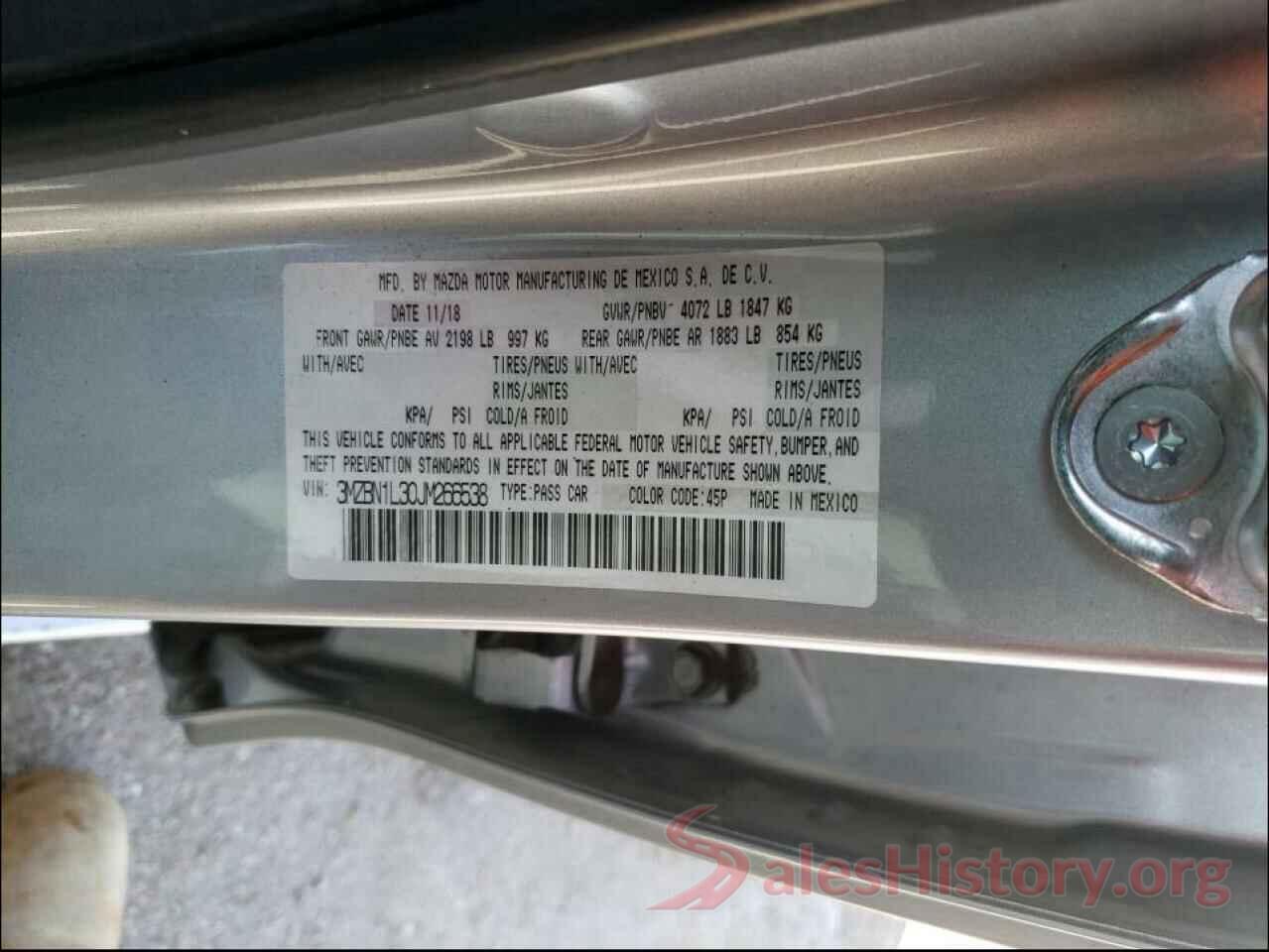 3MZBN1L30JM266538 2018 MAZDA 3